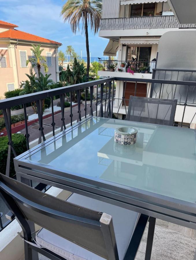 Studio 2 Pers , 40M2 En Bord De Mer Avec Vue Mer Menton Kültér fotó